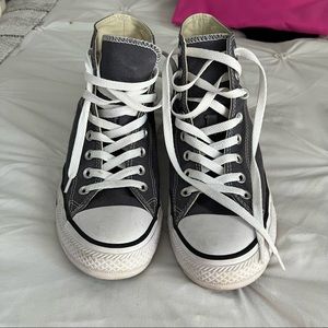 Women’s grey converse
